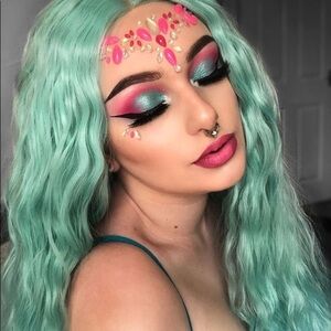 💜 MAI 20” SEA URC GREEN WAVY LACE FRONT WIG 💜 *NEW*
🆕🆕🆕